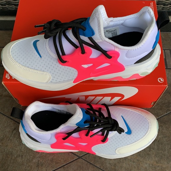 •NIKE REACT PRESTO WMNS - Picture 3 of 16